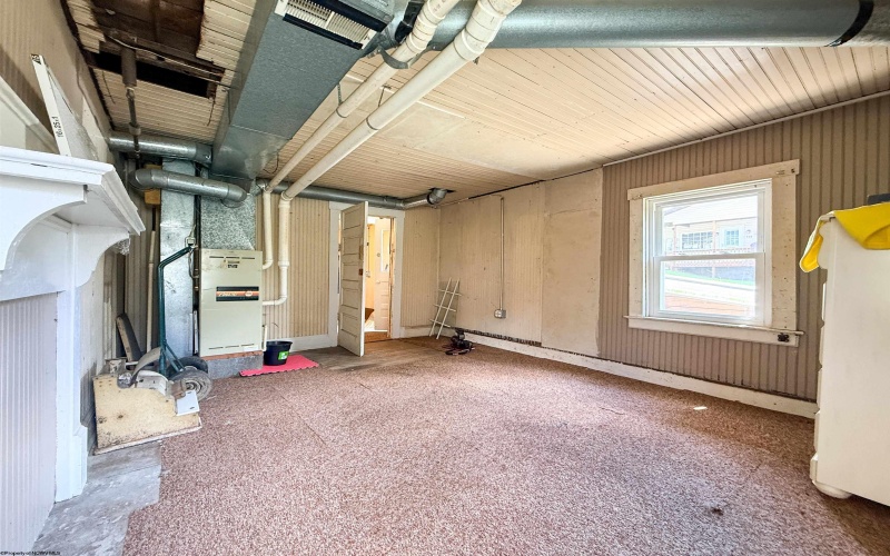 129 Thorn Street, Clarksburg, West Virginia 26301, 2 Bedrooms Bedrooms, 4 Rooms Rooms,1 BathroomBathrooms,Single Family Detached,For Sale,Thorn,10164576