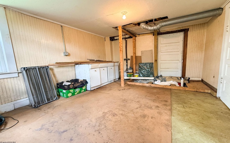 129 Thorn Street, Clarksburg, West Virginia 26301, 2 Bedrooms Bedrooms, 4 Rooms Rooms,1 BathroomBathrooms,Single Family Detached,For Sale,Thorn,10164576