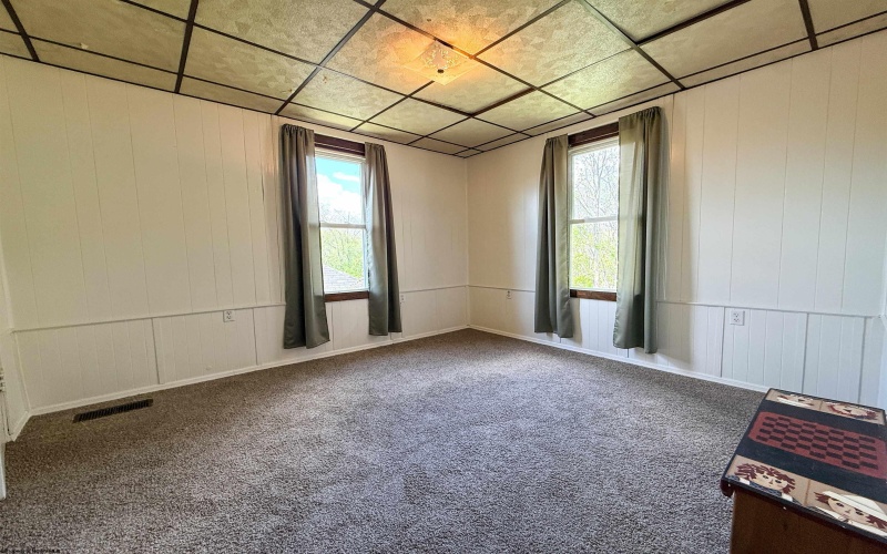 129 Thorn Street, Clarksburg, West Virginia 26301, 2 Bedrooms Bedrooms, 4 Rooms Rooms,1 BathroomBathrooms,Single Family Detached,For Sale,Thorn,10164576