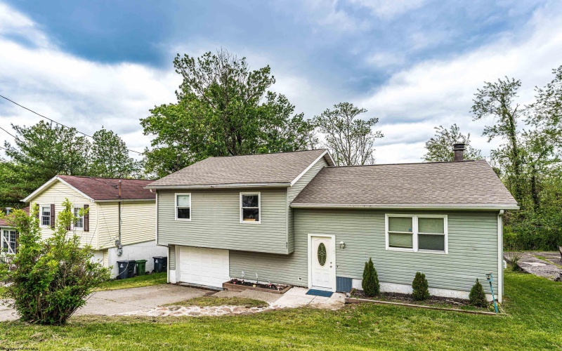 921 Revere Street, Morgantown, West Virginia 26505, 4 Bedrooms Bedrooms, 7 Rooms Rooms,2 BathroomsBathrooms,Single Family Detached,For Sale,Revere,10164577