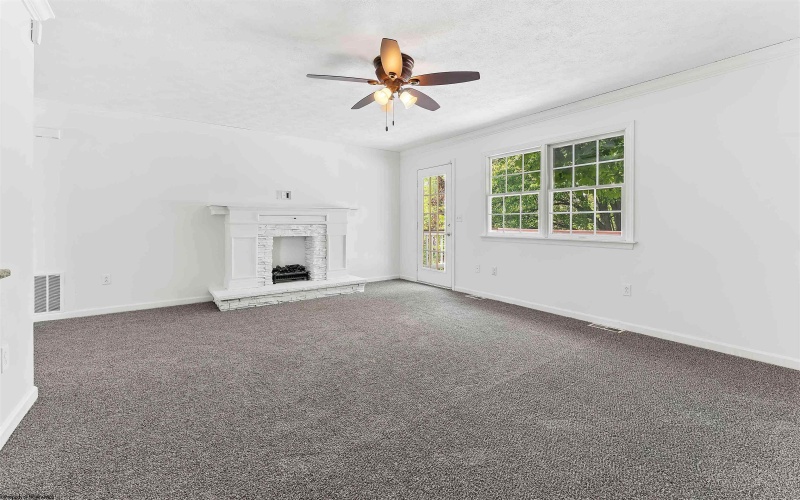 2062 Pinecrest Drive, Morgantown, West Virginia 26505, 4 Bedrooms Bedrooms, 9 Rooms Rooms,3 BathroomsBathrooms,Single Family Detached,For Sale,Pinecrest,10164575
