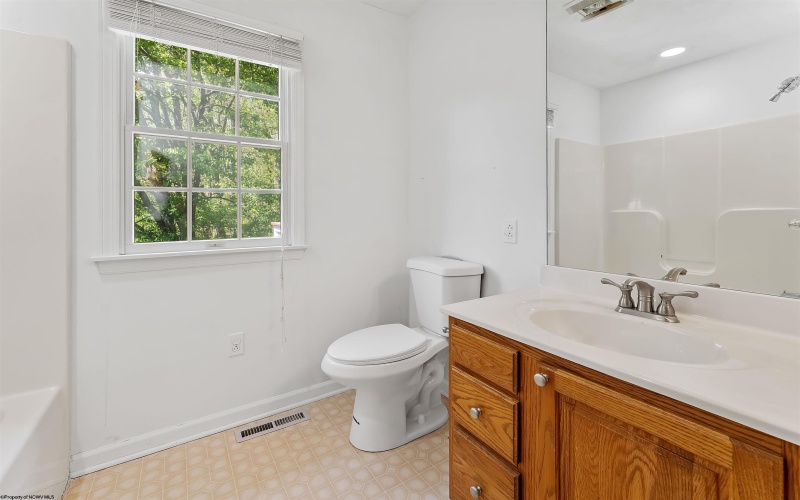2062 Pinecrest Drive, Morgantown, West Virginia 26505, 4 Bedrooms Bedrooms, 9 Rooms Rooms,3 BathroomsBathrooms,Single Family Detached,For Sale,Pinecrest,10164575