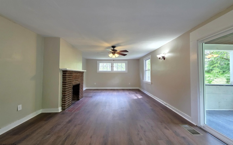 1300 Hillcrest Road, Fairmont, West Virginia 26554, 3 Bedrooms Bedrooms, 6 Rooms Rooms,2 BathroomsBathrooms,Single Family Detached,For Sale,Hillcrest,10164588
