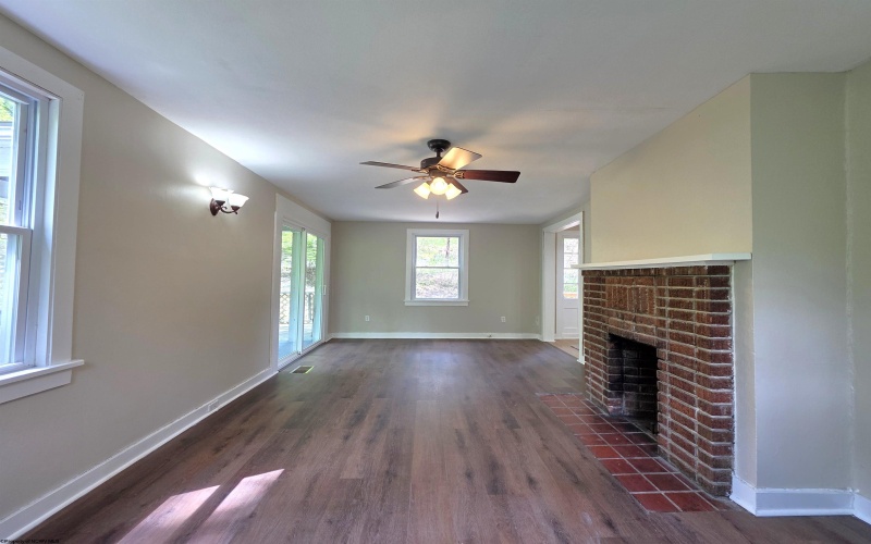 1300 Hillcrest Road, Fairmont, West Virginia 26554, 3 Bedrooms Bedrooms, 6 Rooms Rooms,2 BathroomsBathrooms,Single Family Detached,For Sale,Hillcrest,10164588