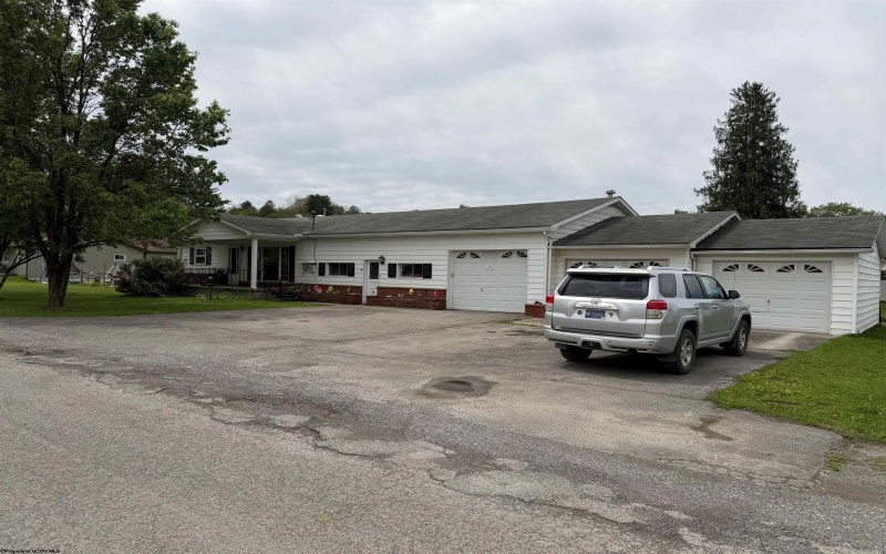 139 Custer Street, Belington, West Virginia 26250, 3 Bedrooms Bedrooms, 7 Rooms Rooms,1 BathroomBathrooms,Single Family Detached,For Sale,Custer,10164596