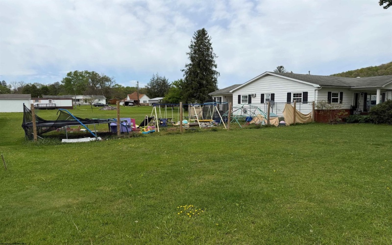 139 Custer Street, Belington, West Virginia 26250, 3 Bedrooms Bedrooms, 7 Rooms Rooms,1 BathroomBathrooms,Single Family Detached,For Sale,Custer,10164596