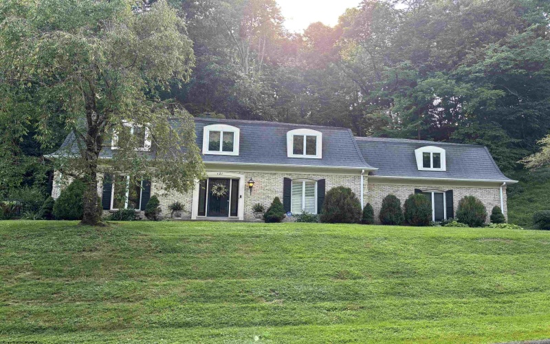 121 Stoneybrook Road, Clarksburg, West Virginia 26301-5658, 3 Bedrooms Bedrooms, 8 Rooms Rooms,2 BathroomsBathrooms,Single Family Detached,For Sale,Stoneybrook,10160756