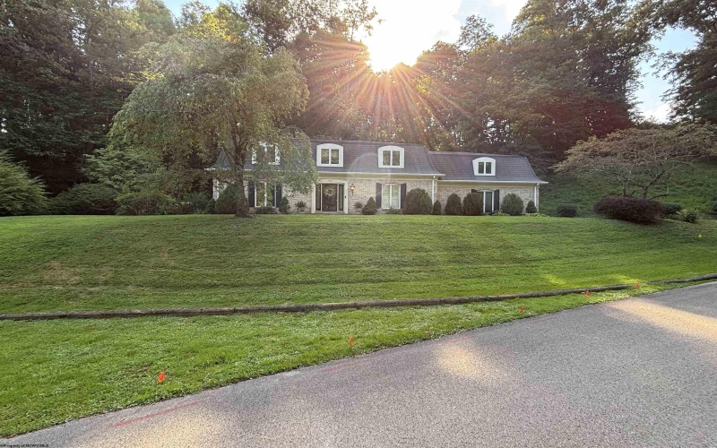 121 Stoneybrook Road, Clarksburg, West Virginia 26301-5658, 3 Bedrooms Bedrooms, 8 Rooms Rooms,2 BathroomsBathrooms,Single Family Detached,For Sale,Stoneybrook,10160756