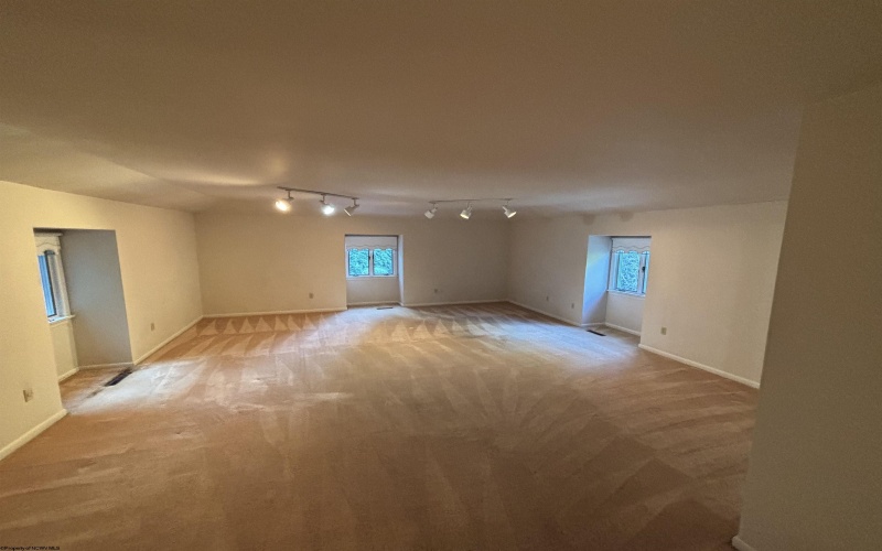 121 Stoneybrook Road, Clarksburg, West Virginia 26301-5658, 3 Bedrooms Bedrooms, 8 Rooms Rooms,2 BathroomsBathrooms,Single Family Detached,For Sale,Stoneybrook,10160756