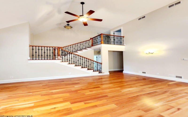 500 Saint Andrews Drive, Morgantown, West Virginia 26508, 5 Bedrooms Bedrooms, 9 Rooms Rooms,3 BathroomsBathrooms,Single Family Detached,For Sale,Saint Andrews,10164602