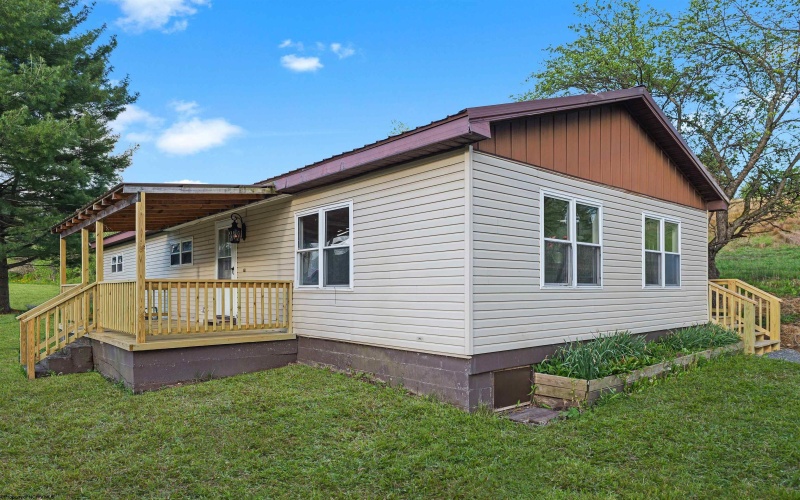 310 Sanders Street, Terra Alta, West Virginia 26764, 3 Bedrooms Bedrooms, 7 Rooms Rooms,2 BathroomsBathrooms,Single Family Detached,For Sale,Sanders,10164605