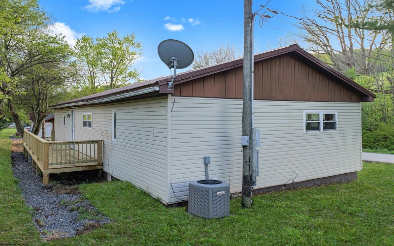 310 Sanders Street, Terra Alta, West Virginia 26764, 3 Bedrooms Bedrooms, 7 Rooms Rooms,2 BathroomsBathrooms,Single Family Detached,For Sale,Sanders,10164605