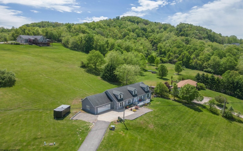 123 Cortland Road, Bridgeport, West Virginia 26330, 4 Bedrooms Bedrooms, 9 Rooms Rooms,3 BathroomsBathrooms,Single Family Detached,For Sale,Cortland,10164606