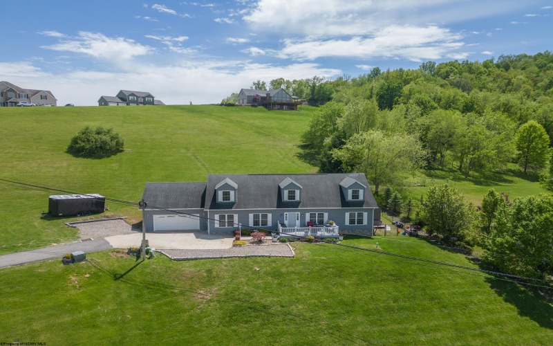 123 Cortland Road, Bridgeport, West Virginia 26330, 4 Bedrooms Bedrooms, 9 Rooms Rooms,3 BathroomsBathrooms,Single Family Detached,For Sale,Cortland,10164606