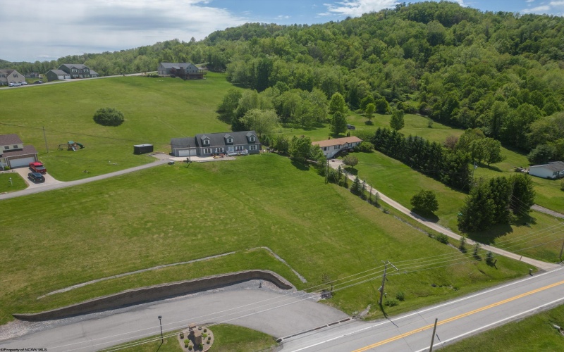 123 Cortland Road, Bridgeport, West Virginia 26330, 4 Bedrooms Bedrooms, 9 Rooms Rooms,3 BathroomsBathrooms,Single Family Detached,For Sale,Cortland,10164606