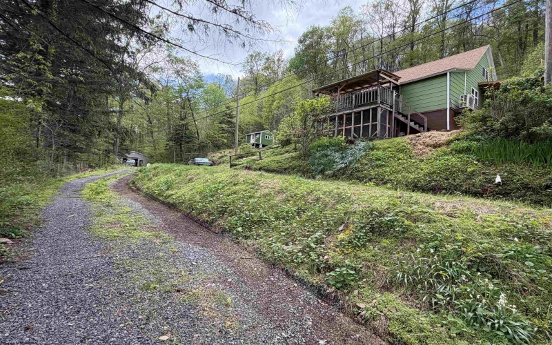 6357 Seneca Trail, Montrose, West Virginia 26283, 3 Bedrooms Bedrooms, 7 Rooms Rooms,1 BathroomBathrooms,Single Family Detached,For Sale,Seneca,10164604
