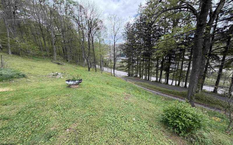 6357 Seneca Trail, Montrose, West Virginia 26283, 3 Bedrooms Bedrooms, 7 Rooms Rooms,1 BathroomBathrooms,Single Family Detached,For Sale,Seneca,10164604