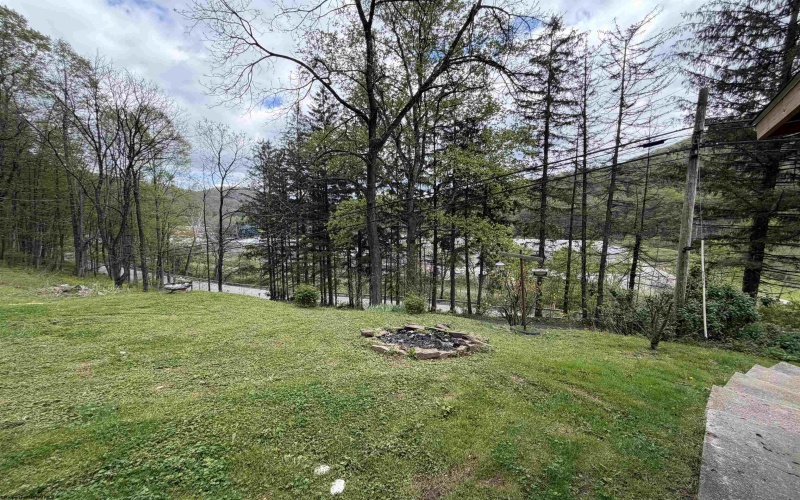 6357 Seneca Trail, Montrose, West Virginia 26283, 3 Bedrooms Bedrooms, 7 Rooms Rooms,1 BathroomBathrooms,Single Family Detached,For Sale,Seneca,10164604