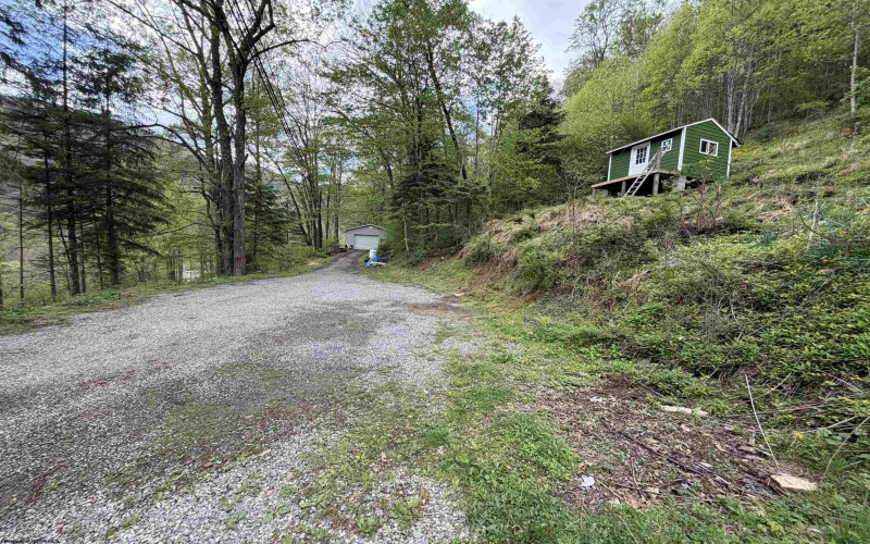 6357 Seneca Trail, Montrose, West Virginia 26283, 3 Bedrooms Bedrooms, 7 Rooms Rooms,1 BathroomBathrooms,Single Family Detached,For Sale,Seneca,10164604