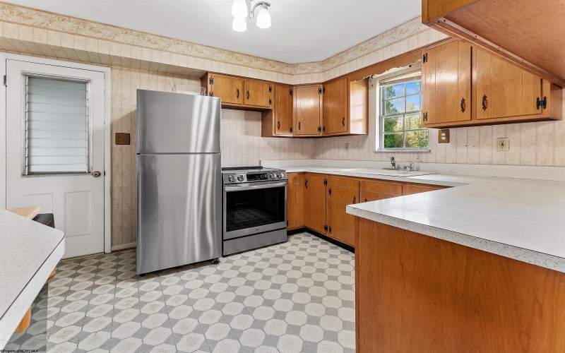 665 Killarney Drive, Morgantown, West Virginia 26505, 4 Bedrooms Bedrooms, 7 Rooms Rooms,2 BathroomsBathrooms,Single Family Detached,For Sale,Killarney,10164612