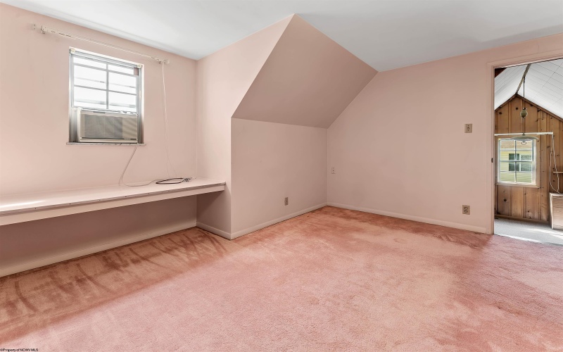 665 Killarney Drive, Morgantown, West Virginia 26505, 4 Bedrooms Bedrooms, 7 Rooms Rooms,2 BathroomsBathrooms,Single Family Detached,For Sale,Killarney,10164612