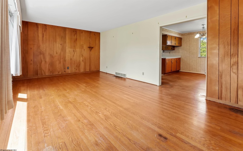 665 Killarney Drive, Morgantown, West Virginia 26505, 4 Bedrooms Bedrooms, 7 Rooms Rooms,2 BathroomsBathrooms,Single Family Detached,For Sale,Killarney,10164612