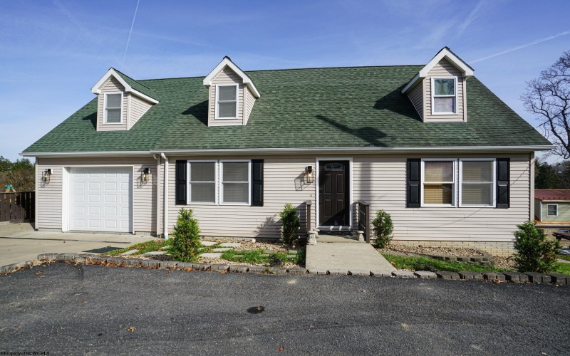 256 Spring Street, Morgantown, West Virginia 26505, 4 Bedrooms Bedrooms, 6 Rooms Rooms,4 BathroomsBathrooms,Residential Rentals,For Rent,Spring,10164609
