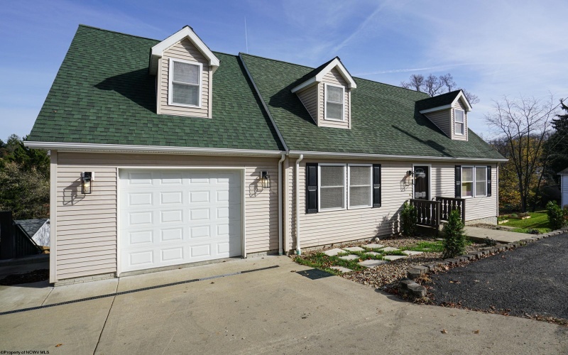 256 Spring Street, Morgantown, West Virginia 26505, 4 Bedrooms Bedrooms, 6 Rooms Rooms,4 BathroomsBathrooms,Residential Rentals,For Rent,Spring,10164609