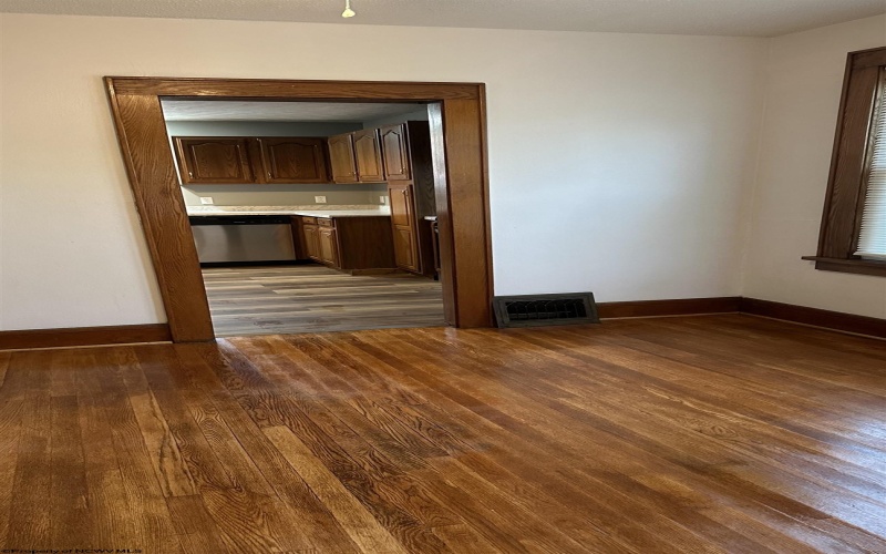 321 Graham Street, Elkins, West Virginia 26241, 3 Bedrooms Bedrooms, 6 Rooms Rooms,1 BathroomBathrooms,Single Family Detached,For Sale,Graham,10164611
