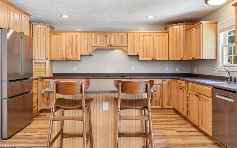 1313 Jamestown Drive, Morgantown, West Virginia 26508, 4 Bedrooms Bedrooms, 11 Rooms Rooms,3 BathroomsBathrooms,Single Family Detached,For Sale,Jamestown,10164610
