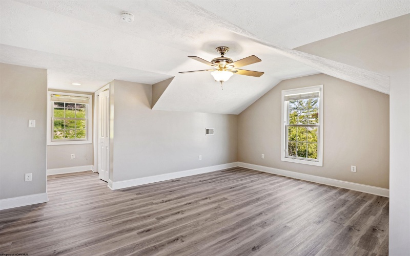 1313 Jamestown Drive, Morgantown, West Virginia 26508, 4 Bedrooms Bedrooms, 11 Rooms Rooms,3 BathroomsBathrooms,Single Family Detached,For Sale,Jamestown,10164610