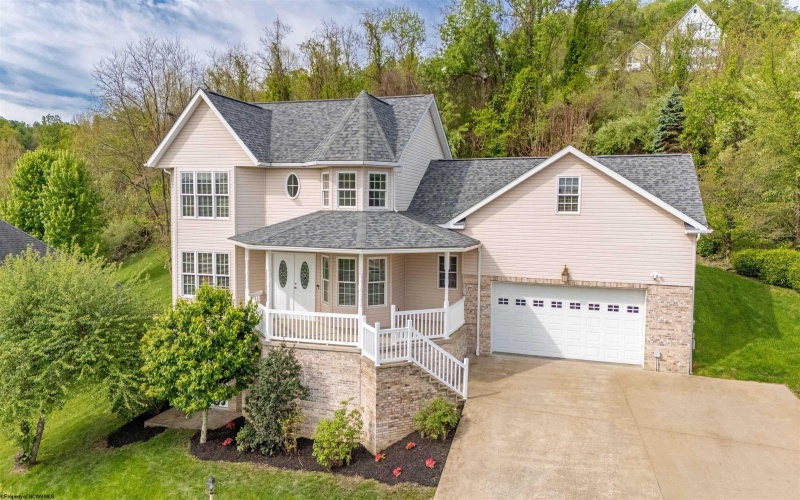 1313 Jamestown Drive, Morgantown, West Virginia 26508, 4 Bedrooms Bedrooms, 11 Rooms Rooms,3 BathroomsBathrooms,Single Family Detached,For Sale,Jamestown,10164610