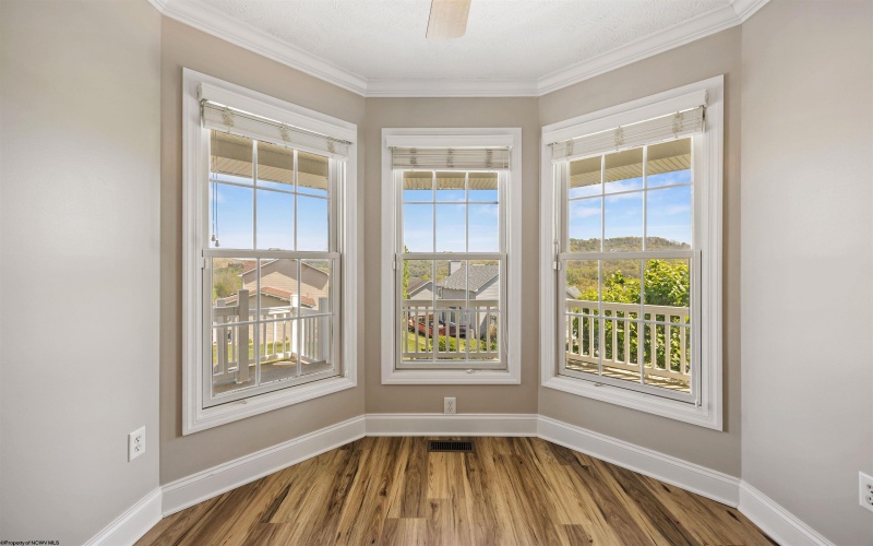 1313 Jamestown Drive, Morgantown, West Virginia 26508, 4 Bedrooms Bedrooms, 11 Rooms Rooms,3 BathroomsBathrooms,Single Family Detached,For Sale,Jamestown,10164610