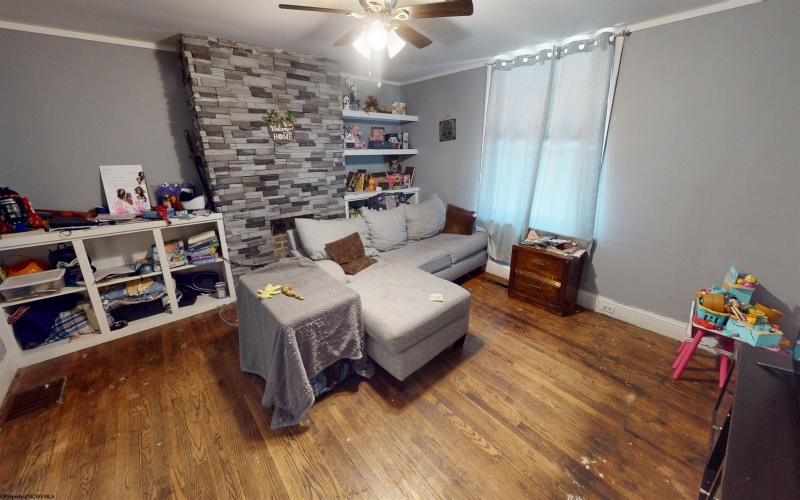 515 Benoni Avenue, Fairmont, West Virginia 26554, 3 Bedrooms Bedrooms, 8 Rooms Rooms,1 BathroomBathrooms,Single Family Detached,For Sale,Benoni,10164614