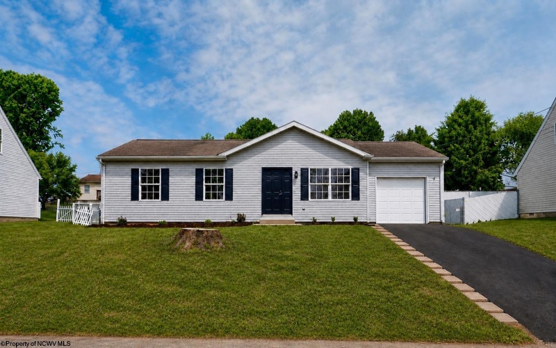 184 Fairfax Drive, Bridgeport, West Virginia 26330, 3 Bedrooms Bedrooms, 6 Rooms Rooms,1 BathroomBathrooms,Single Family Detached,For Sale,Fairfax,10164613