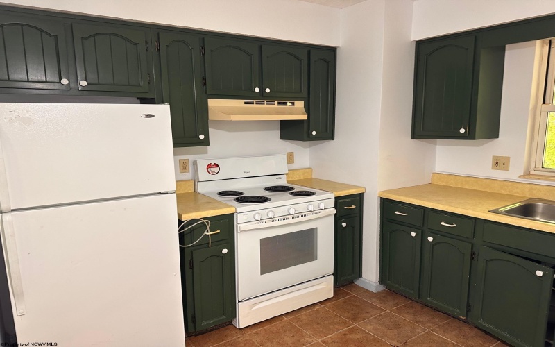 1046 White Avenue, Morgantown, West Virginia 26505, 2 Bedrooms Bedrooms, 6 Rooms Rooms,1 BathroomBathrooms,Single Family Attached,For Sale,White,10164641