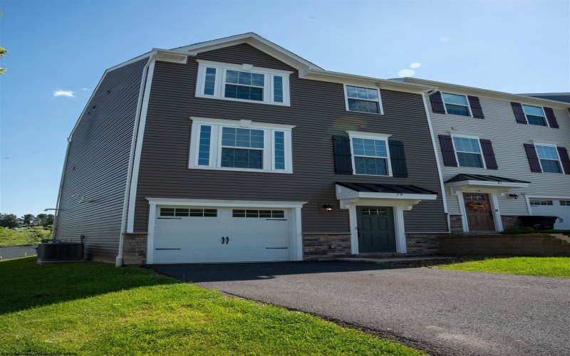 79 Hewstone Court, Morgantown, West Virginia 26501, 3 Bedrooms Bedrooms, 7 Rooms Rooms,2 BathroomsBathrooms,Single Family Attached,For Sale,Hewstone,10164639