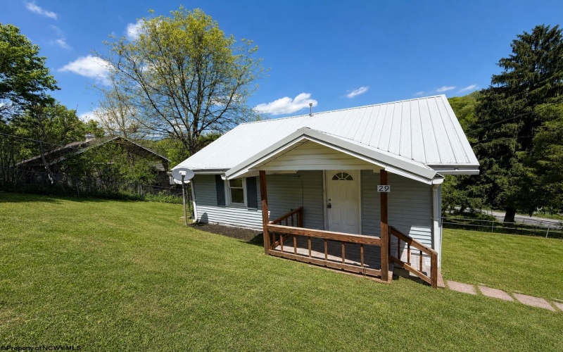 29 F Street, Booth, West Virginia 26501, 3 Bedrooms Bedrooms, 7 Rooms Rooms,2 BathroomsBathrooms,Single Family Detached,For Sale,F,10164642