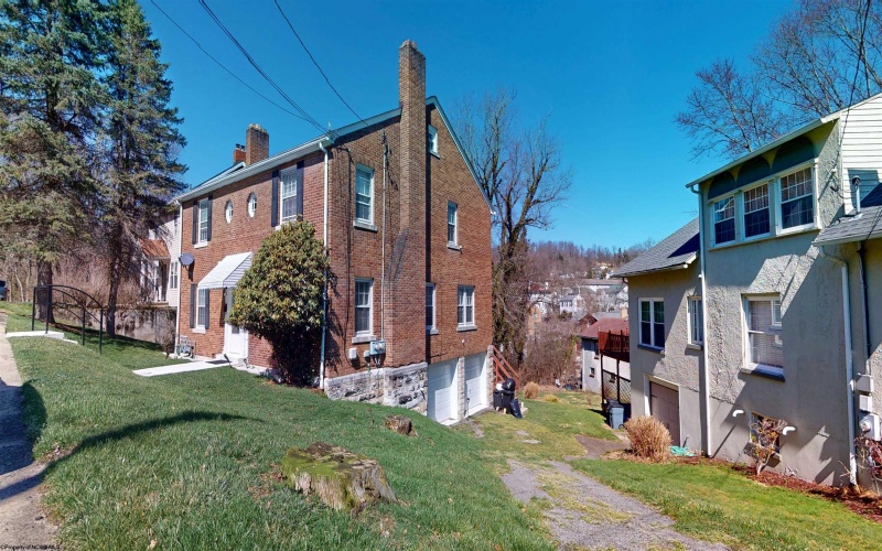 1 Hillside Drive, Fairmont, West Virginia 26554, 4 Bedrooms Bedrooms, 10 Rooms Rooms,2 BathroomsBathrooms,Single Family Detached,For Sale,Hillside,10164640