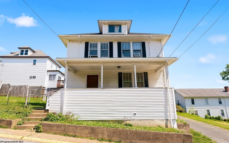 703 Dayton Street, Morgantown, West Virginia 26508, 3 Bedrooms Bedrooms, 6 Rooms Rooms,1 BathroomBathrooms,Single Family Detached,For Sale,Dayton,10164637