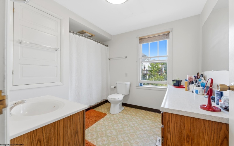 703 Dayton Street, Morgantown, West Virginia 26508, 3 Bedrooms Bedrooms, 6 Rooms Rooms,1 BathroomBathrooms,Single Family Detached,For Sale,Dayton,10164637