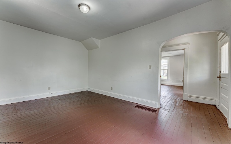 975 Dorsey Avenue, Morgantown, West Virginia 26501, 3 Bedrooms Bedrooms, 8 Rooms Rooms,2 BathroomsBathrooms,Single Family Detached,For Sale,Dorsey,10164617