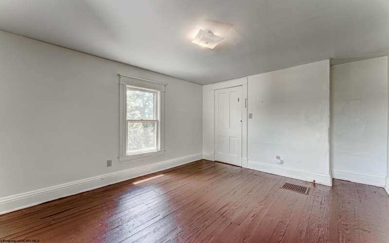 975 Dorsey Avenue, Morgantown, West Virginia 26501, 3 Bedrooms Bedrooms, 8 Rooms Rooms,2 BathroomsBathrooms,Single Family Detached,For Sale,Dorsey,10164617