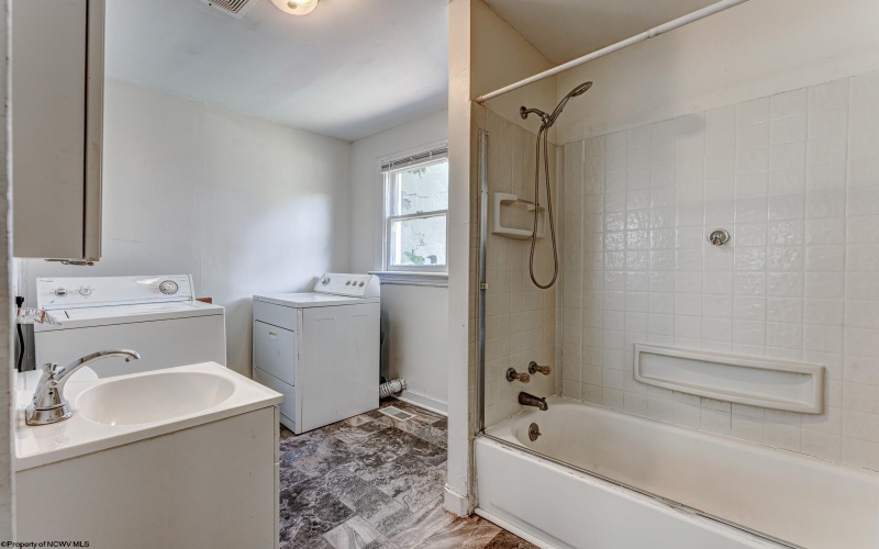 975 Dorsey Avenue, Morgantown, West Virginia 26501, 3 Bedrooms Bedrooms, 8 Rooms Rooms,2 BathroomsBathrooms,Single Family Detached,For Sale,Dorsey,10164617