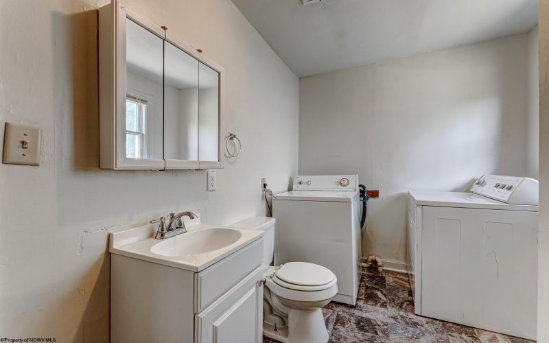 975 Dorsey Avenue, Morgantown, West Virginia 26501, 3 Bedrooms Bedrooms, 8 Rooms Rooms,2 BathroomsBathrooms,Single Family Detached,For Sale,Dorsey,10164617