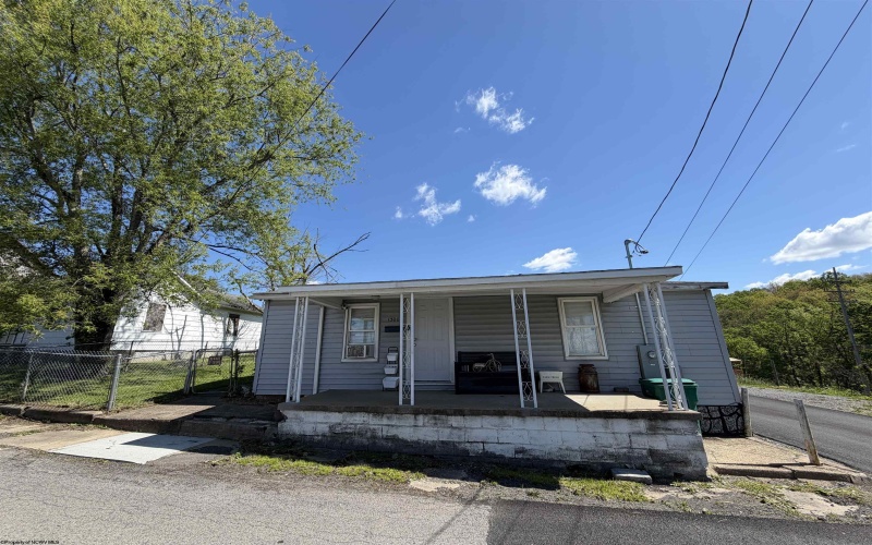 1300 Goff Avenue, Clarksburg, West Virginia 26301-1912, 3 Bedrooms Bedrooms, 6 Rooms Rooms,1 BathroomBathrooms,Single Family Detached,For Sale,Goff,10164633