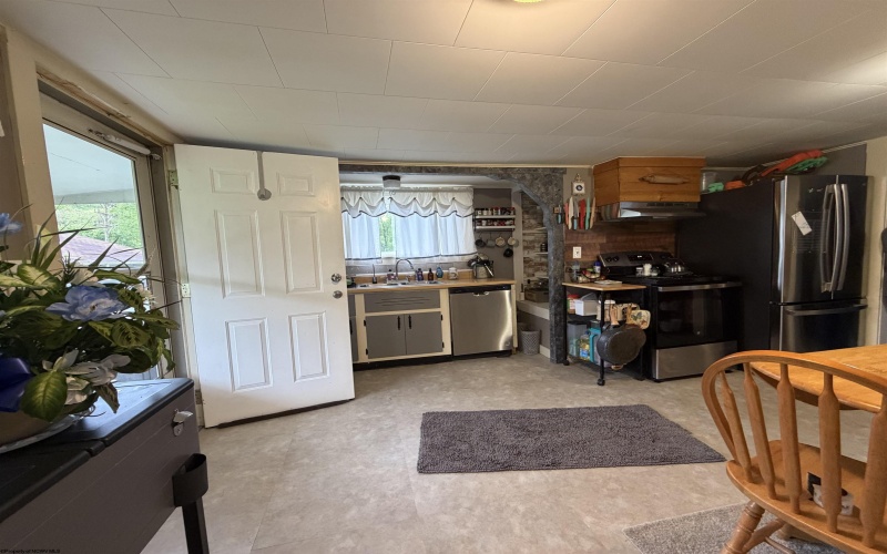 1300 Goff Avenue, Clarksburg, West Virginia 26301-1912, 3 Bedrooms Bedrooms, 6 Rooms Rooms,1 BathroomBathrooms,Single Family Detached,For Sale,Goff,10164633