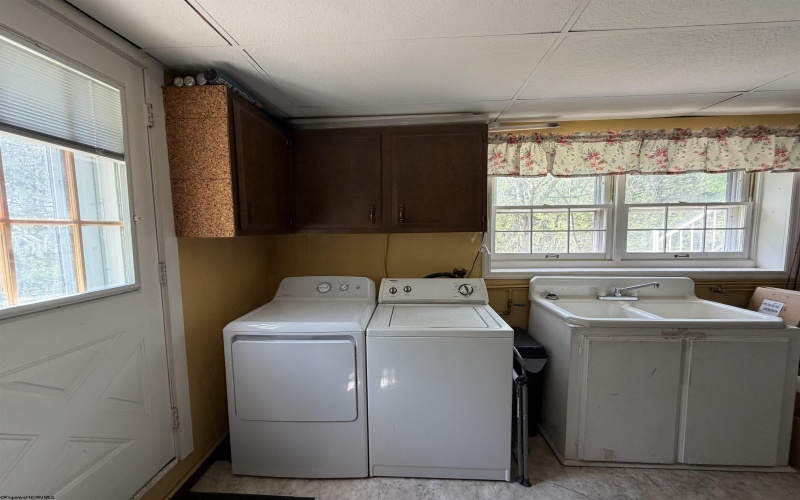 298 Tipple Road, Salem, West Virginia 26426-8046, 2 Bedrooms Bedrooms, 8 Rooms Rooms,2 BathroomsBathrooms,Single Family Detached,For Sale,Tipple,10164660