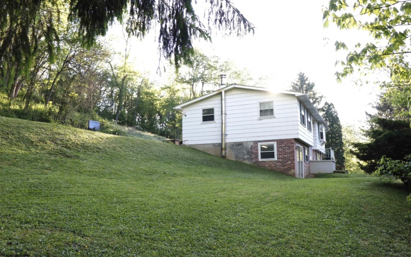 298 Tipple Road, Salem, West Virginia 26426-8046, 2 Bedrooms Bedrooms, 8 Rooms Rooms,2 BathroomsBathrooms,Single Family Detached,For Sale,Tipple,10164660