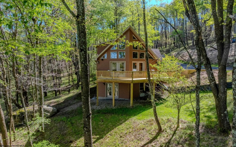 15 Fern Court, Terra Alta, West Virginia 26764, 5 Bedrooms Bedrooms, 10 Rooms Rooms,3 BathroomsBathrooms,Single Family Detached,For Sale,Fern,10164659
